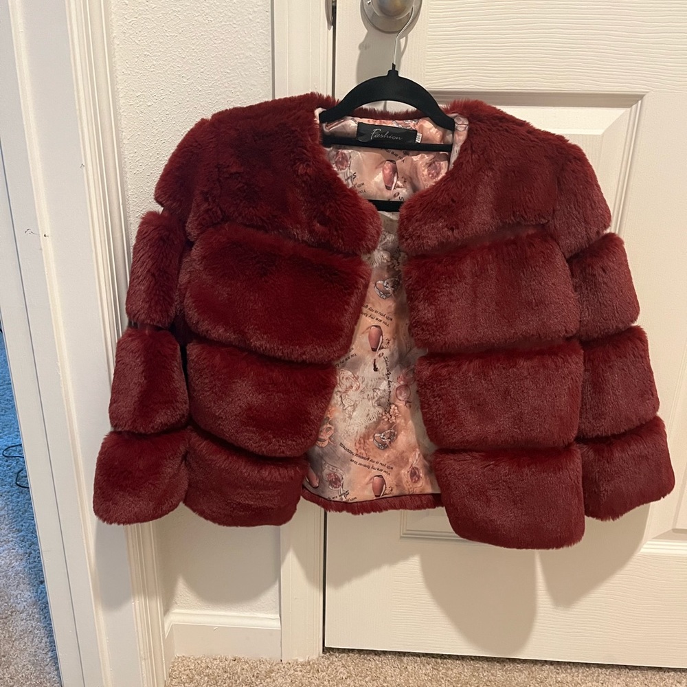 Girls Size medium faux fur jacket! Gorgeous gift for the holidays.